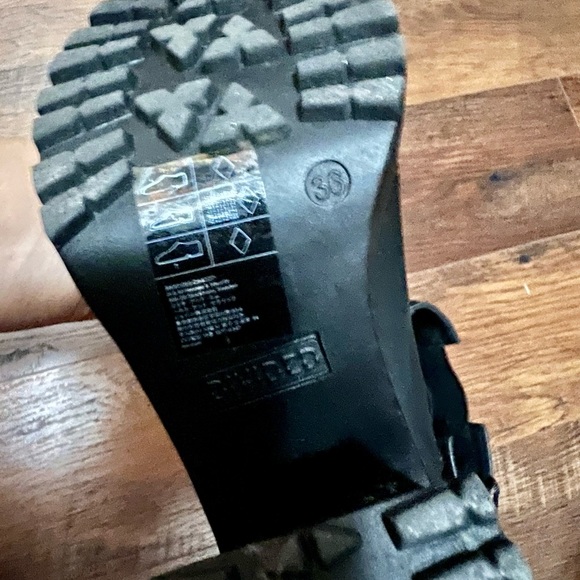 H&M Divided Chunky Lug Sole Ankle Boots - Picture 4 of 4